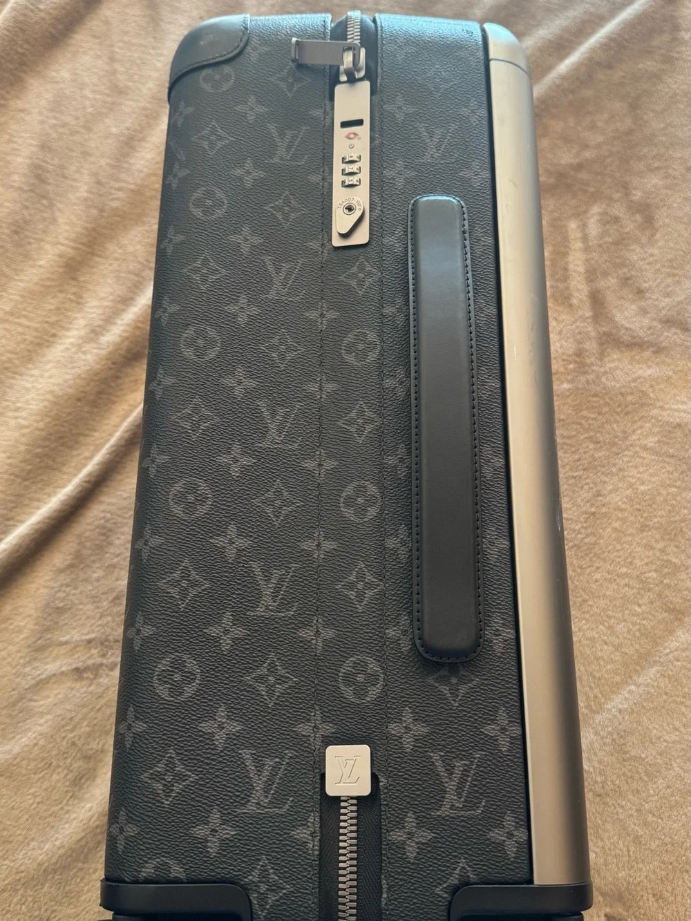 Louis Vuitton Horizon 55 Monogram Eclipse Black